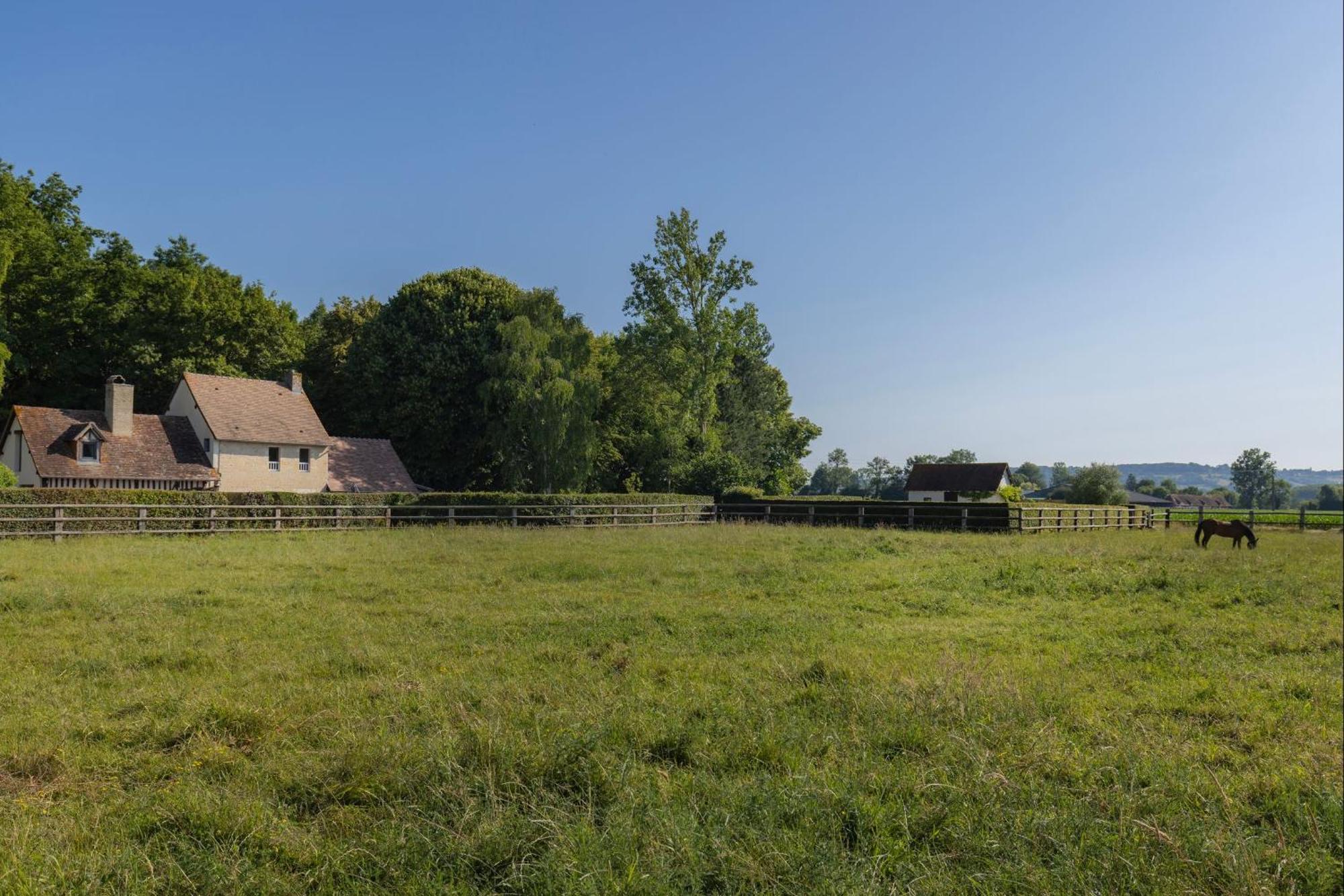 Bagatelle Avec Jardin Et Piscine Chauffee Villa Bieville-en-Auge Exterior foto